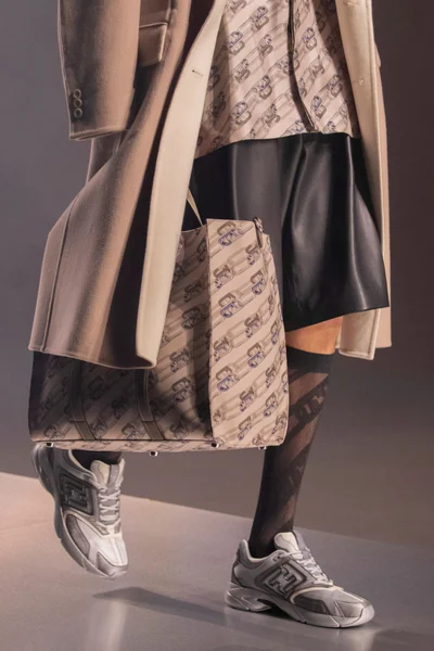 Look 3